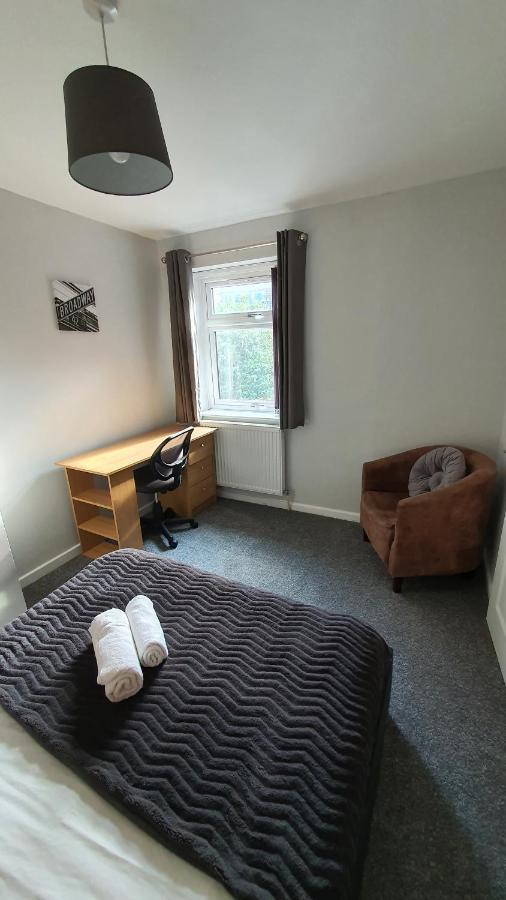 Contractors, City Centre, Parking, 3 Double Rooms, Netflix, Cosy! Coventry Exterior photo